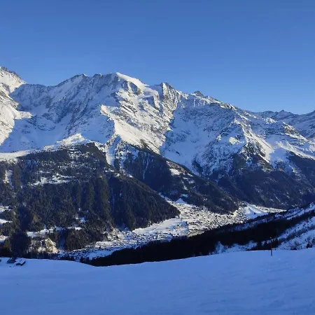 Apartment Les Aiguilles Du Midi-2 By Interhome